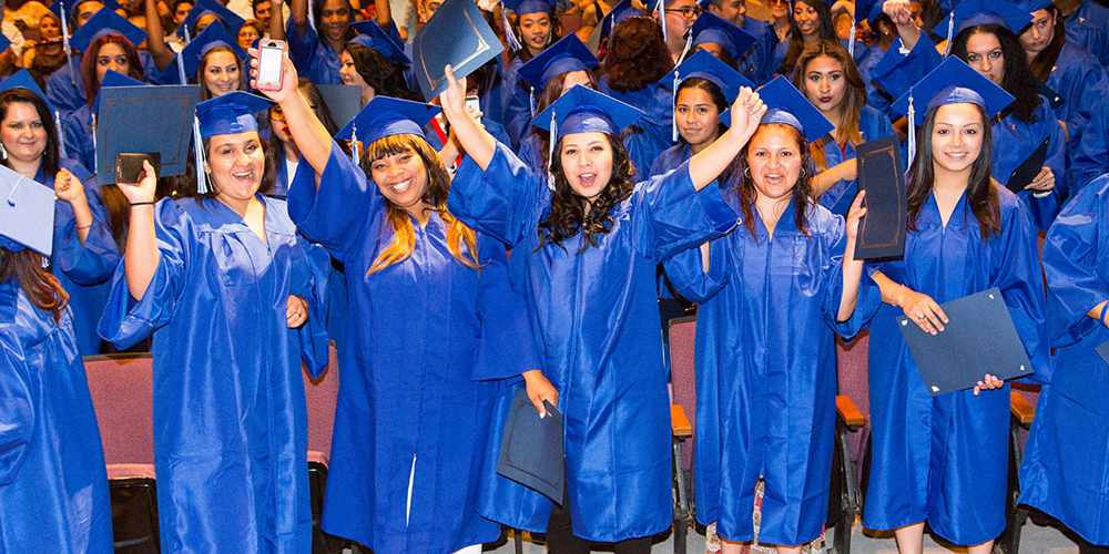 North-West College Honors More Than 500 Graduates at Fall Commencement Ceremony